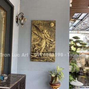 Phù điêu thiên thần sơn màu giả đồng