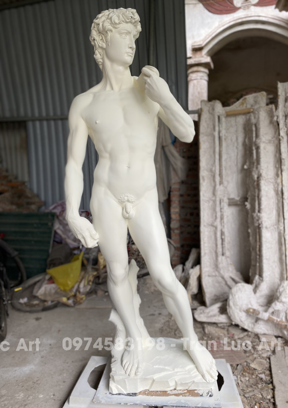 Tượng David tại xưởng Điêu Khắc Trần Lực