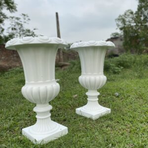Bình hoa trang trí H60 là mẫu decor được ưa chuộng nhờ thiết kế gọn gàng nhưng vẫn đảm bảo tính thẩm mỹ cao