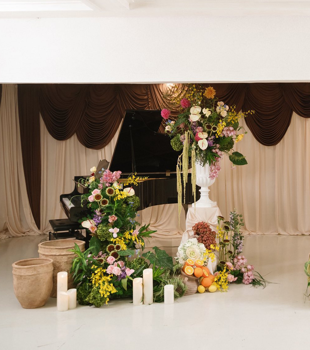 Bình hoa được sử dụng decor trong tiệc cưới